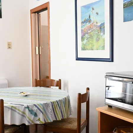 M283 - Marcelli, Bilocale A 200mt Dal Mare *