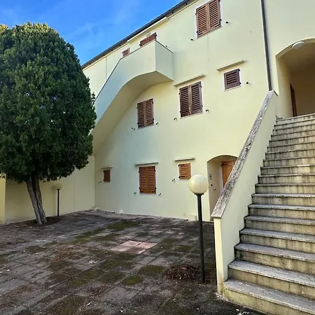 M283 - Marcelli, Bilocale A 200mt Dal Mare アパート ヌマーナ